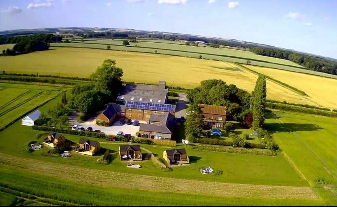 Wold Escapes, Highfield Farm Bed & Breakfast Driffield Exterior photo